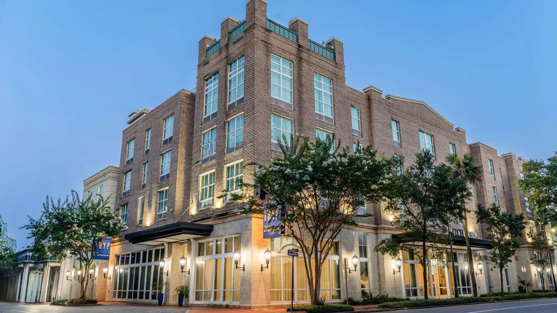 Tryp By Wyndham Hotel 4*