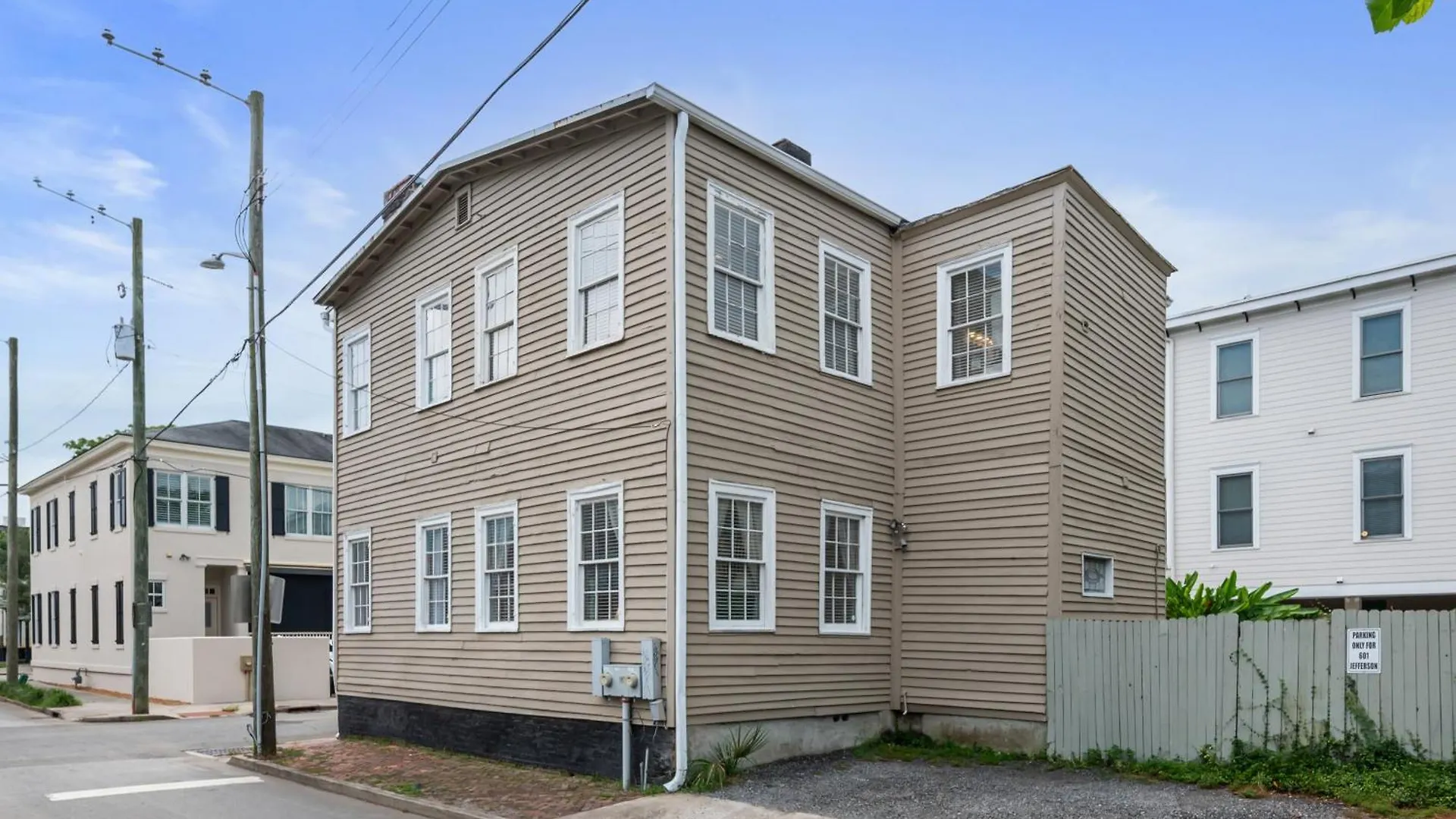 Apartment Gallery Artoff St Parking, Near Forsyth Park *