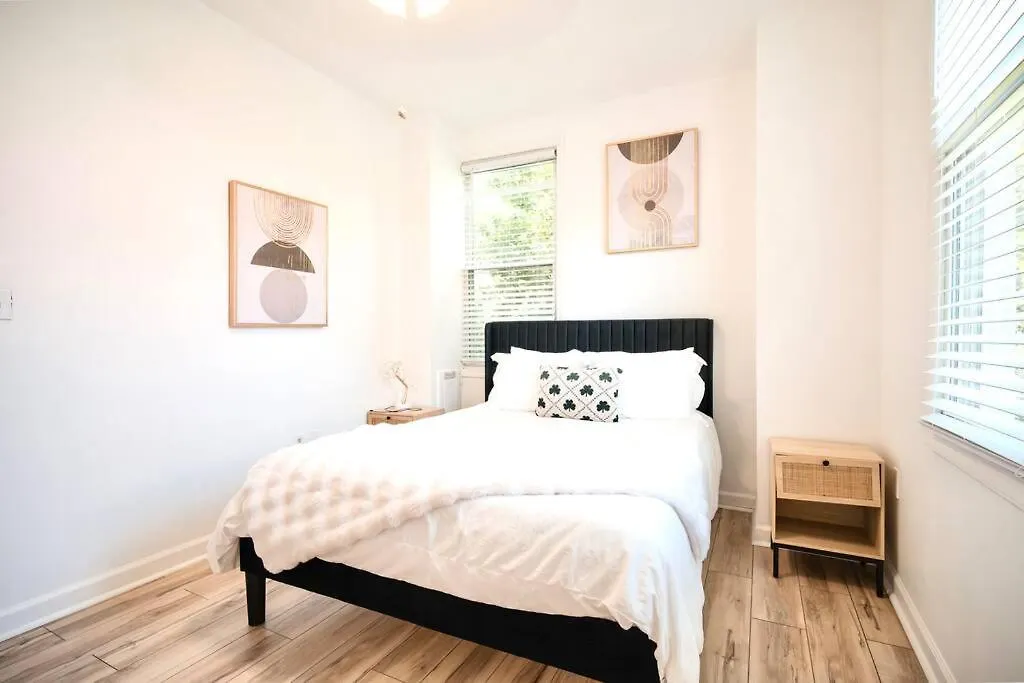 2br Boho Chic Duplex, - Near Tybee Island! Apartment