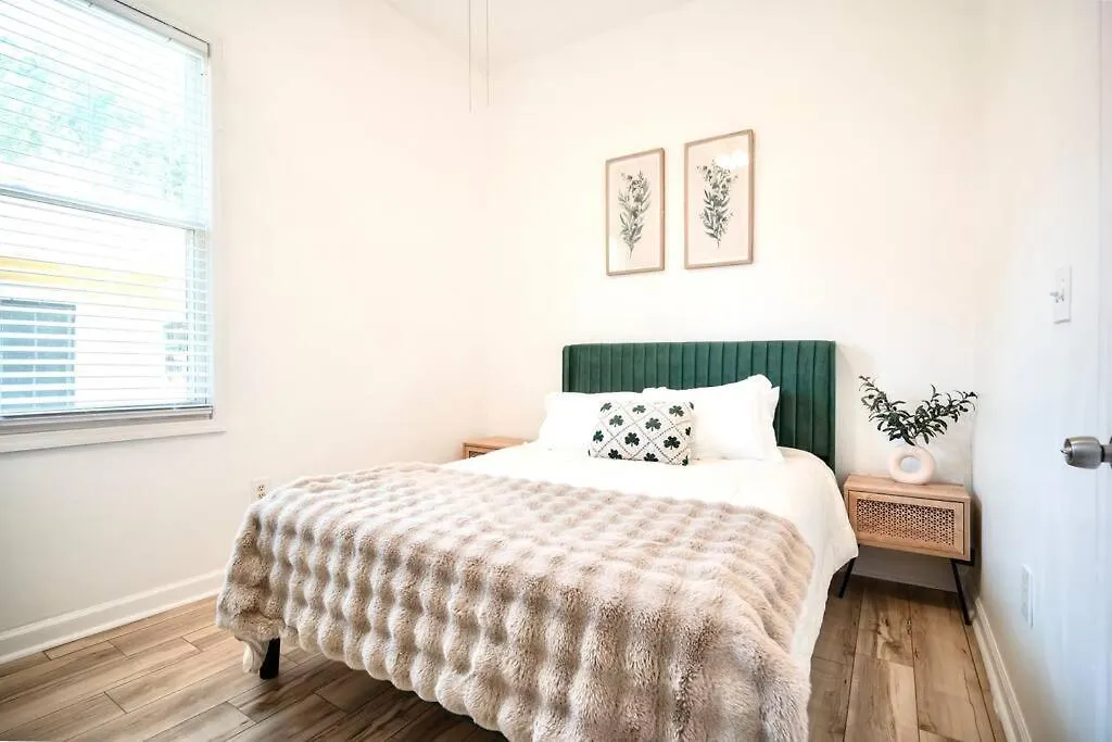 2br Boho Chic Duplex, - Near Tybee Island! Savannah
