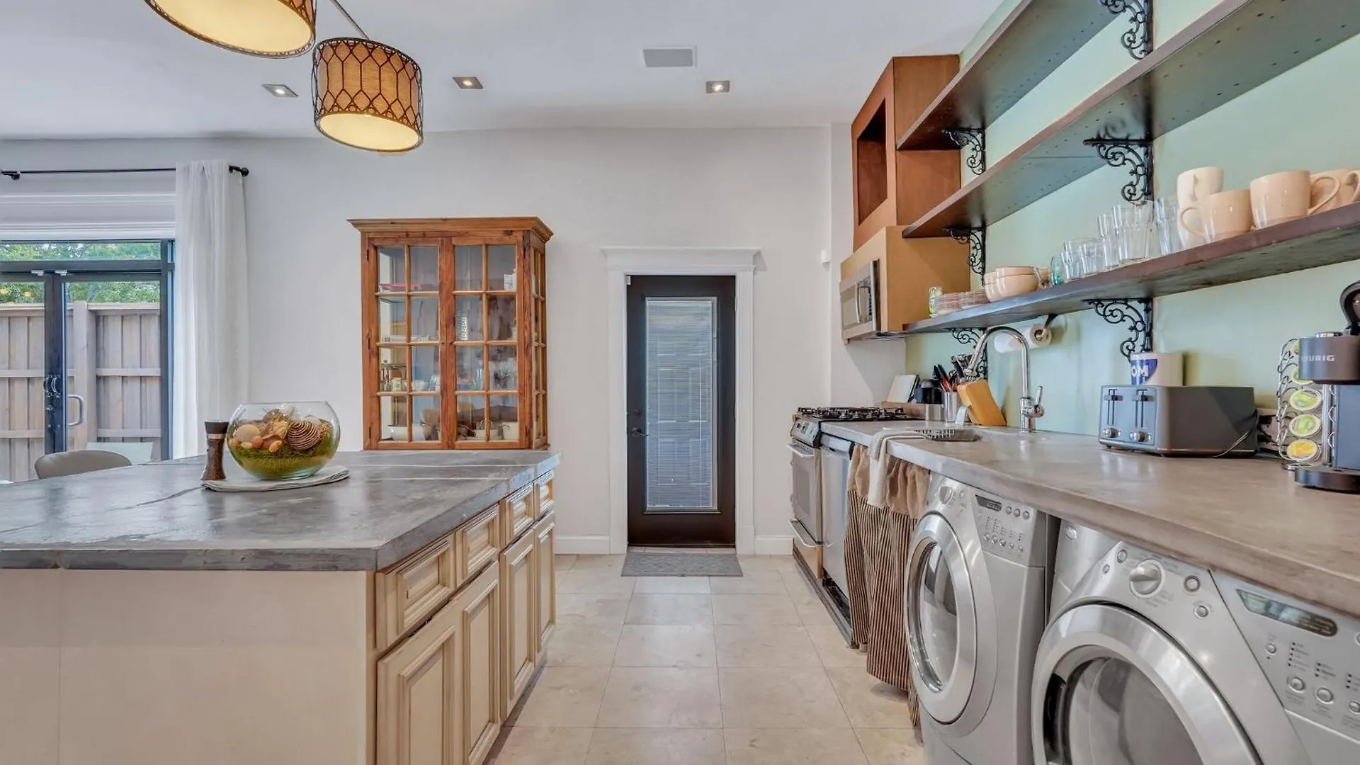 The Lincoln Loft, Near Forsyth Park With Free Parking Holiday home Savannah