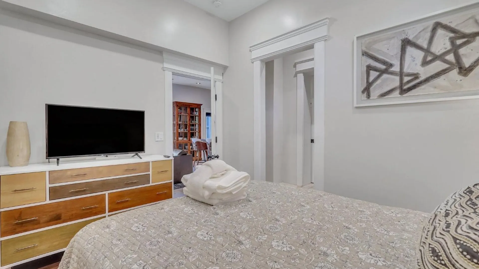 The Lincoln Loft, Near Forsyth Park With Free Parking Holiday home Savannah