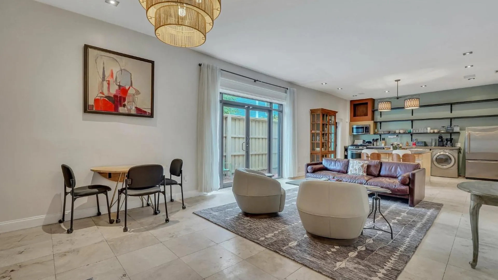 The Lincoln Loft, Near Forsyth Park With Free Parking Holiday home