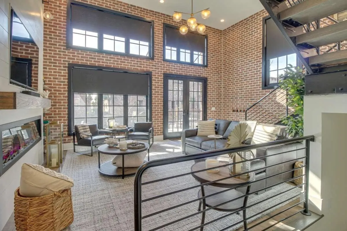 Holiday home Luxurious Townhome With River Views