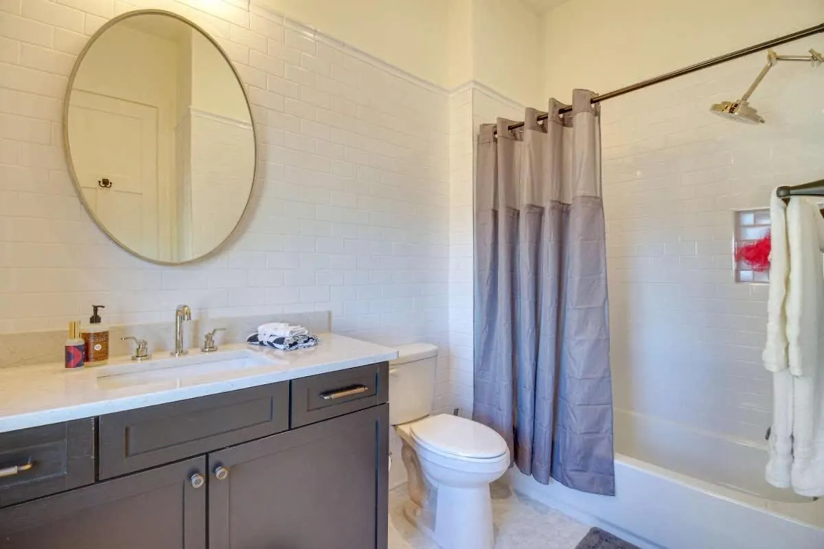 Luxurious Townhome With River Views Savannah
