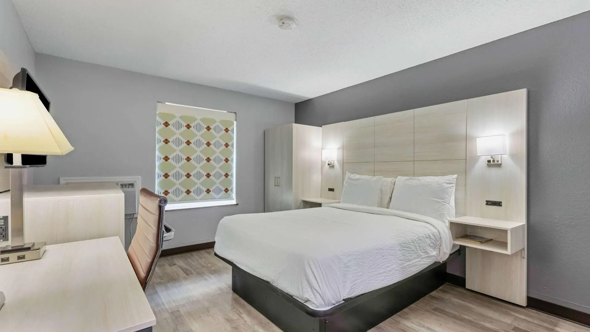 Days By Wyndham Gateway I-95 Hotel Savannah