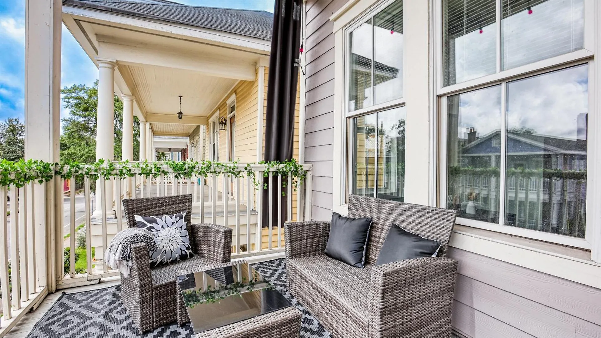 5min To Dt - King Beds - Parking - Telescope - Private Balcony * Savannah
