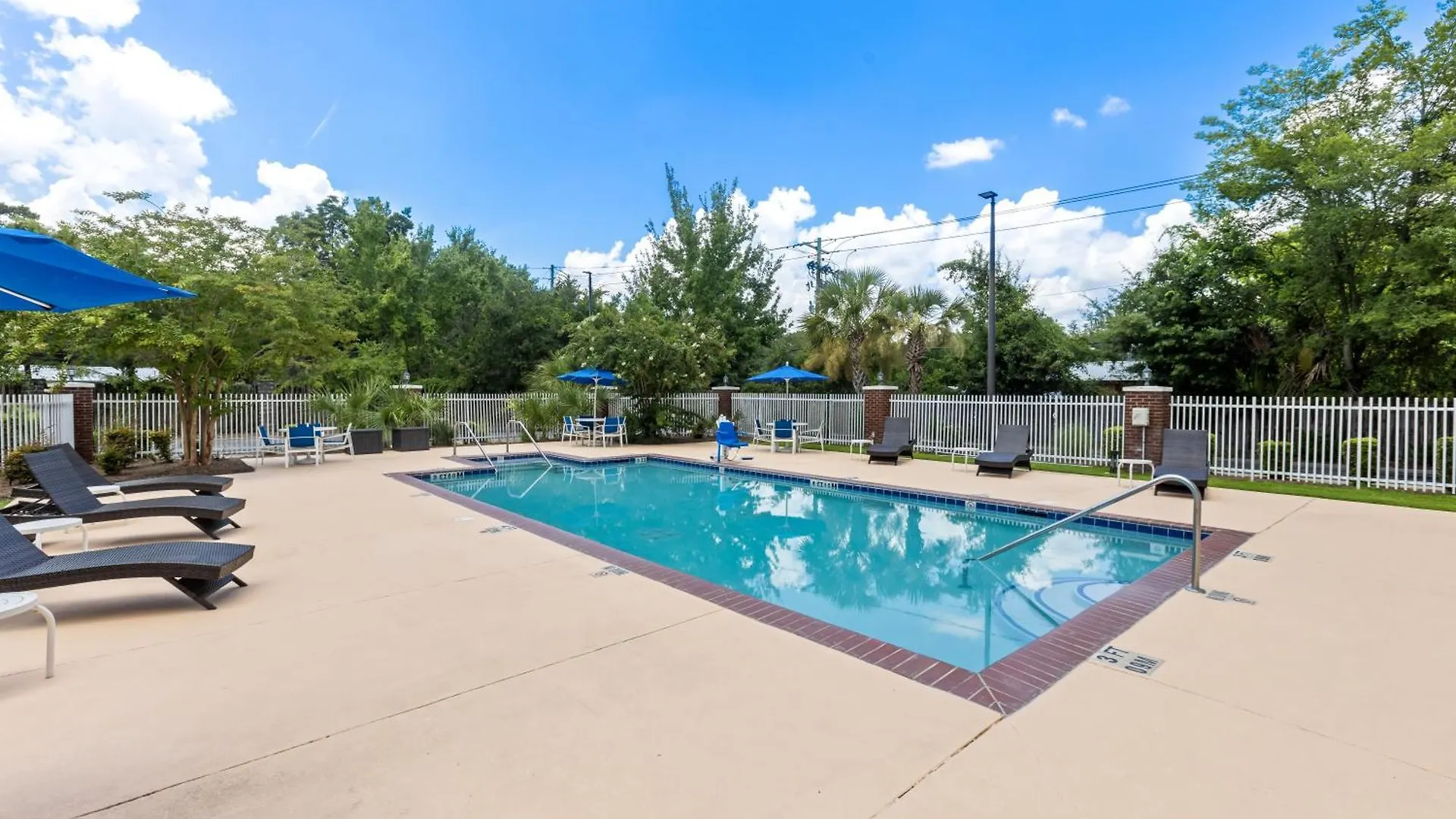 Express & Midtown By Ihg Hotel Savannah