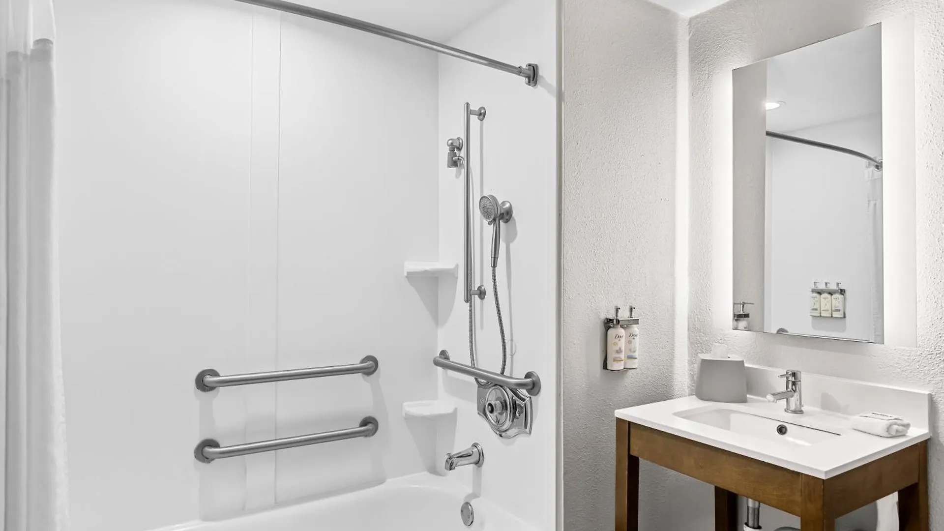 Hotel Express & Midtown By Ihg 3*