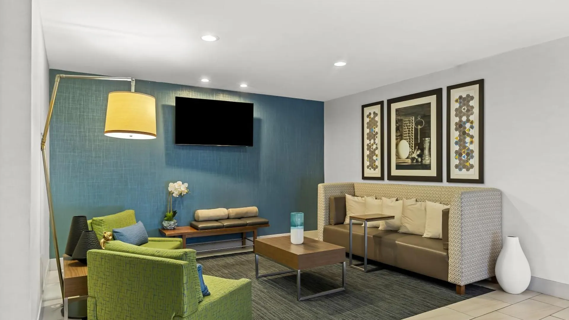 Express & Midtown By Ihg