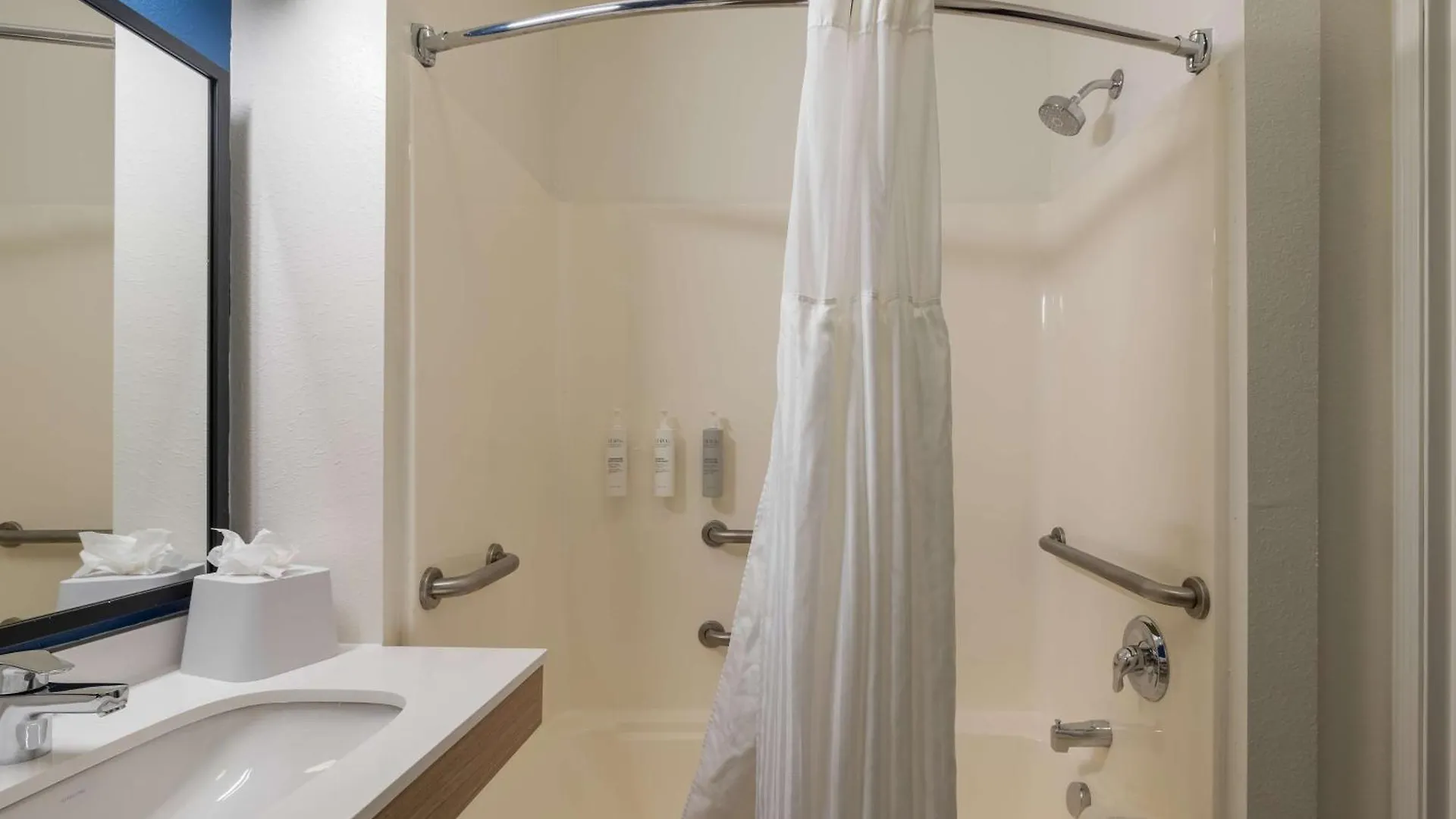 Spark By Hilton Airport Hotel 2*