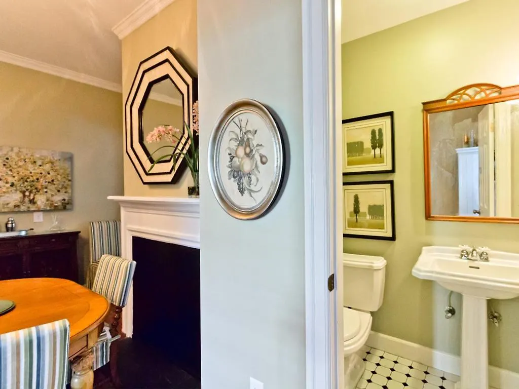 Habersham 1 Apartment *