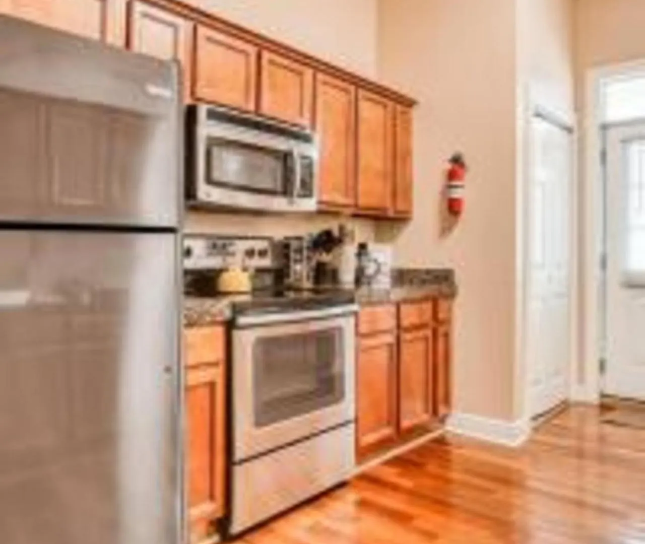 14 Ppl, Spacious Backyard, Hammock, Fitness Equipment, Near Down Town Apartment *