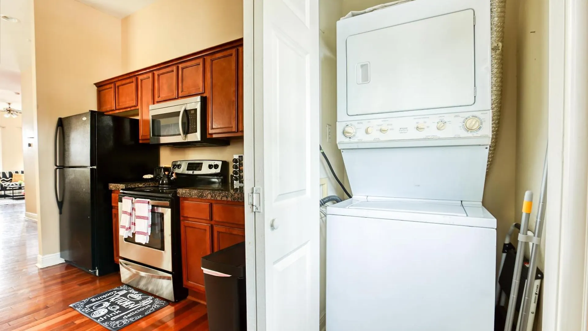 14 Ppl, Spacious Backyard, Hammock, Fitness Equipment, Near Down Town