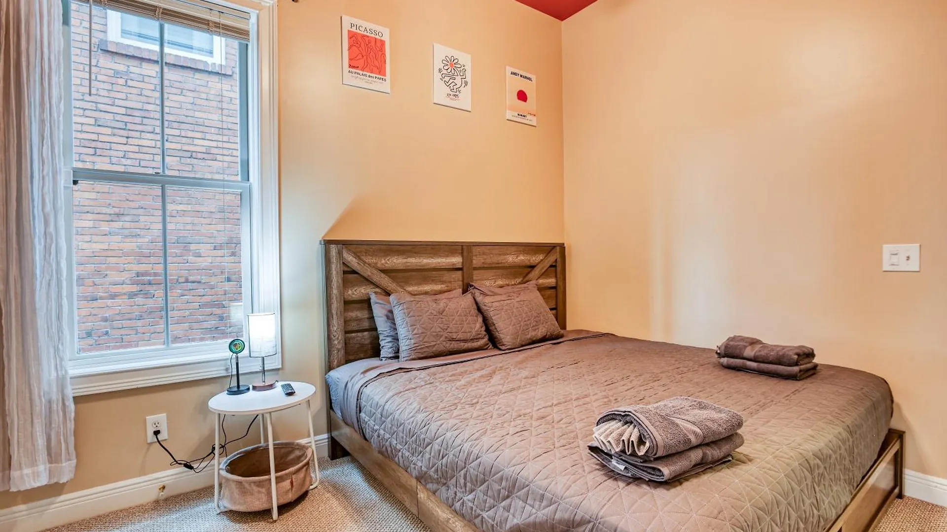 14 Ppl, Spacious Backyard, Hammock, Fitness Equipment, Near Down Town *