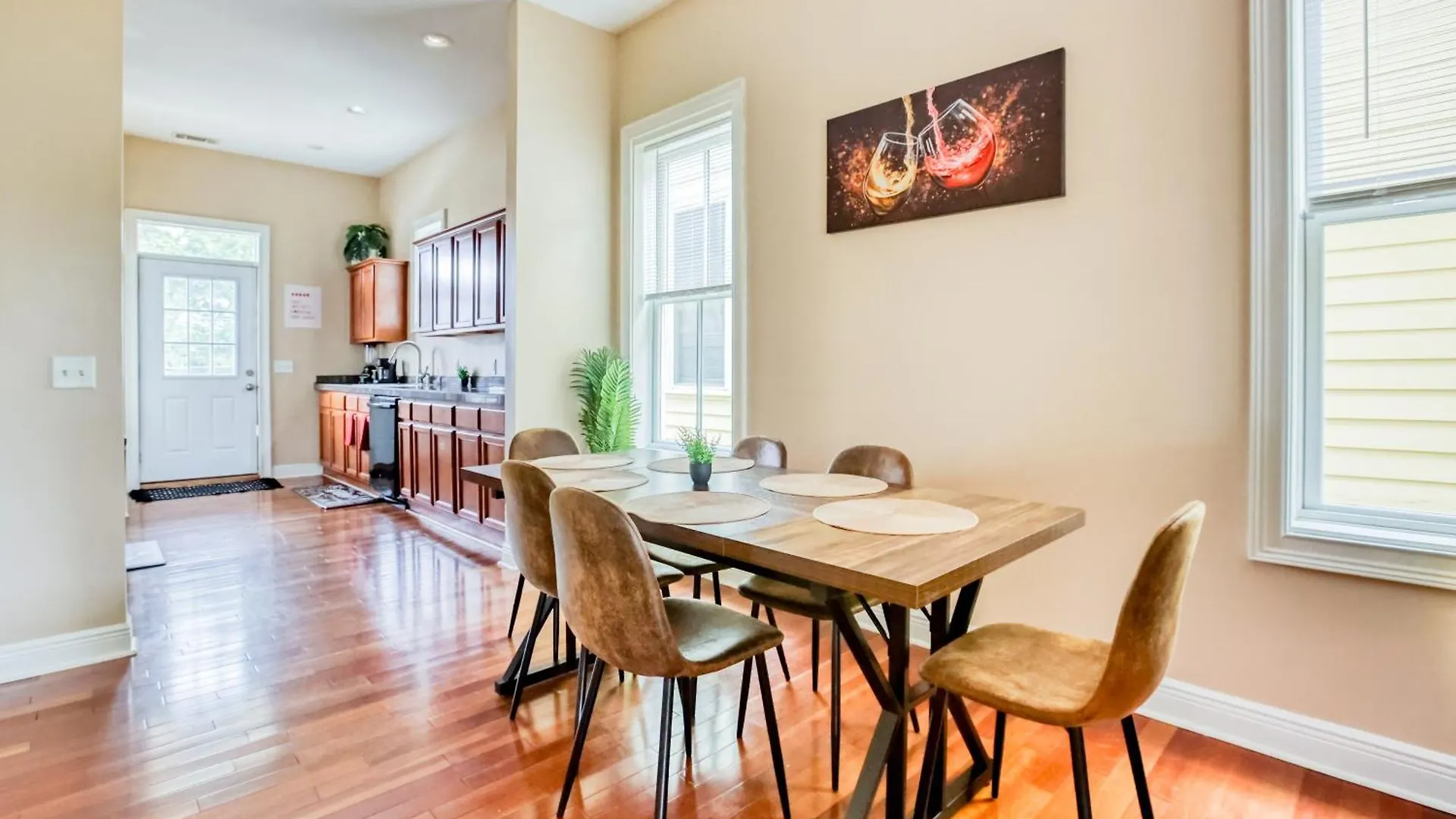 14 Ppl, Spacious Backyard, Hammock, Fitness Equipment, Near Down Town * Savannah