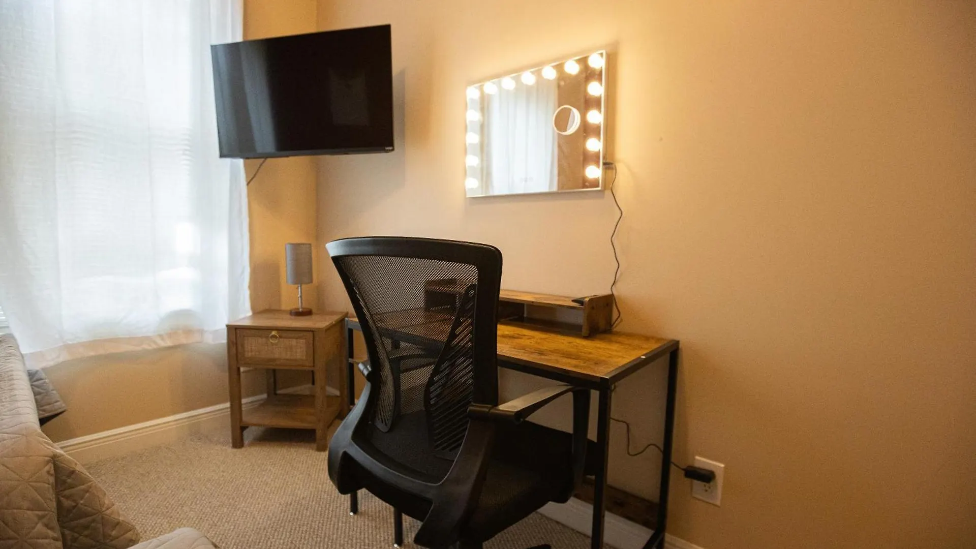 14 Ppl, Spacious Backyard, Hammock, Fitness Equipment, Near Down Town Apartment Savannah