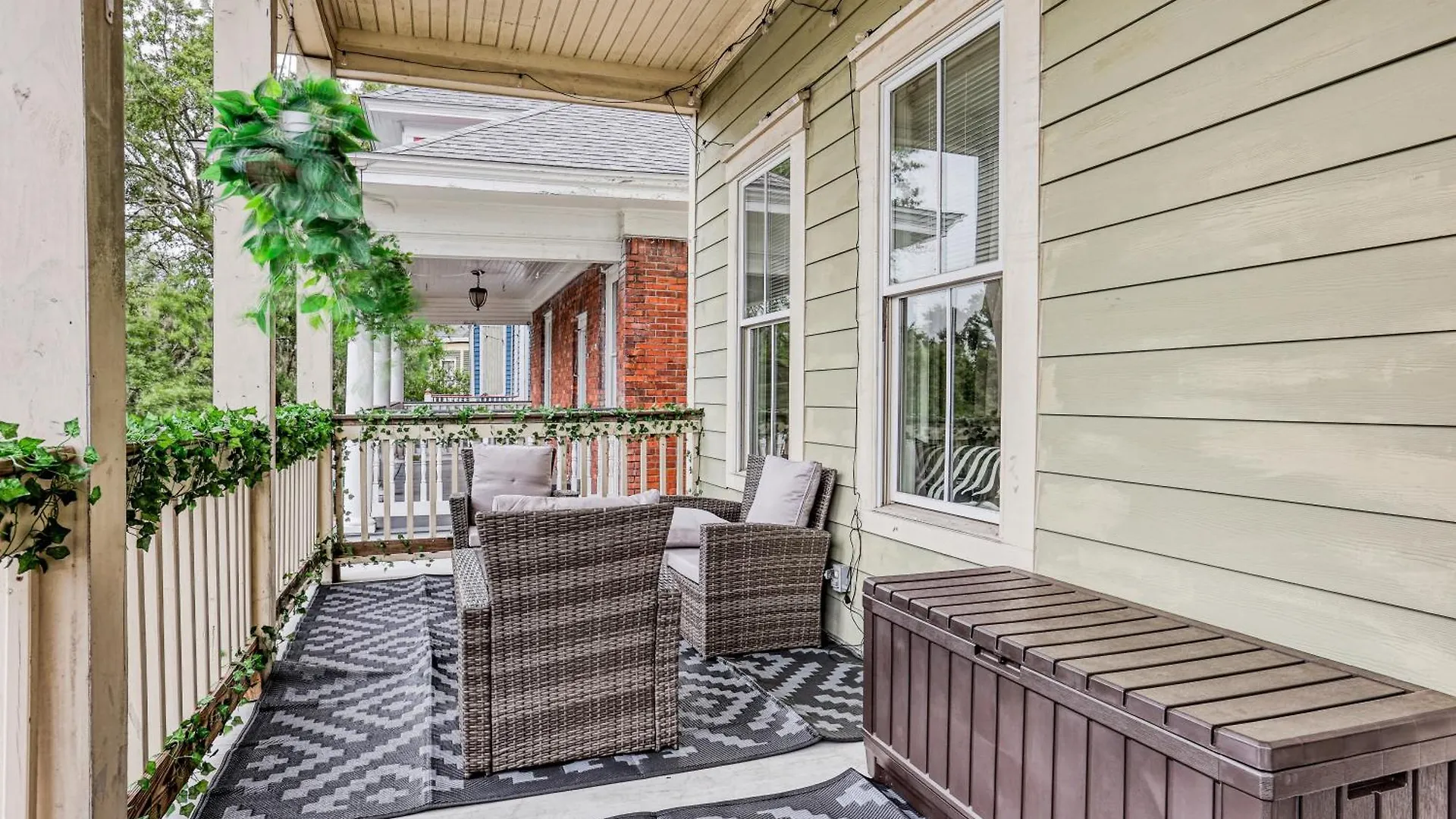 14 Ppl, Spacious Backyard, Hammock, Fitness Equipment, Near Down Town Apartment *