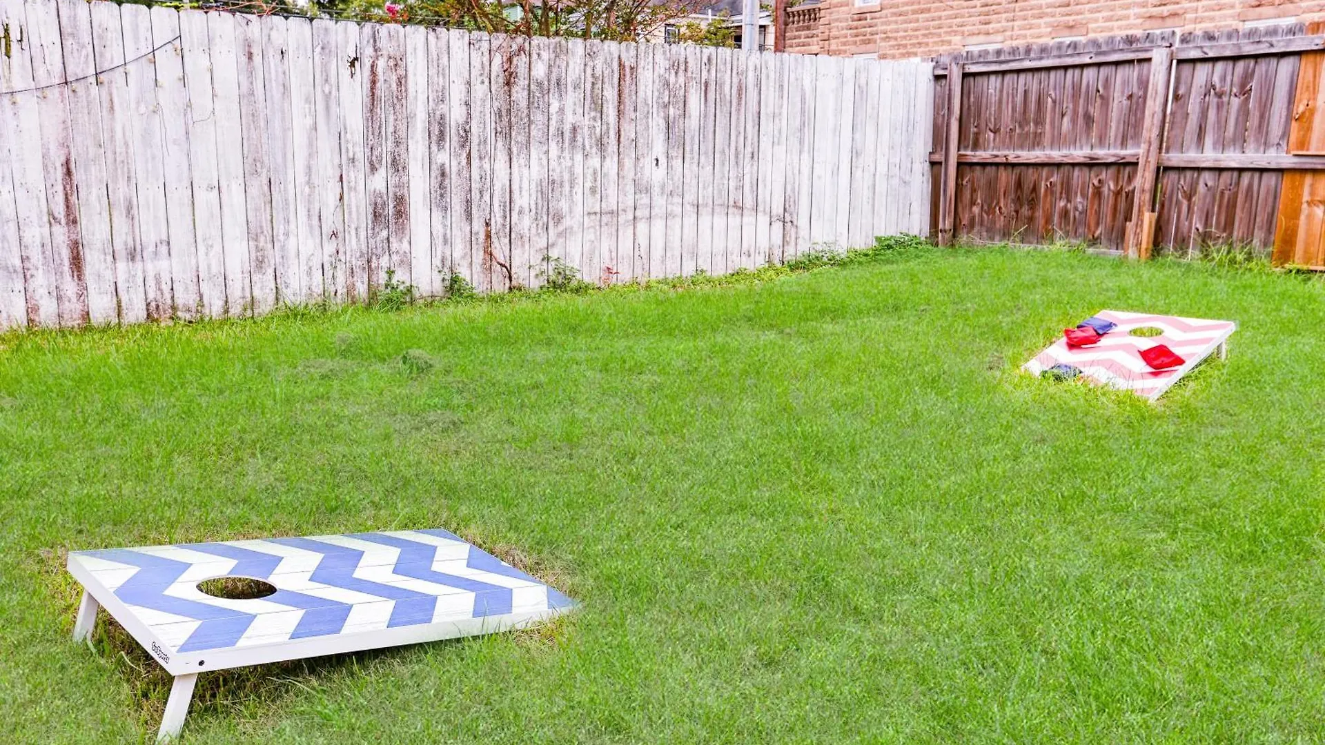 14 Ppl, Spacious Backyard, Hammock, Fitness Equipment, Near Down Town Apartment