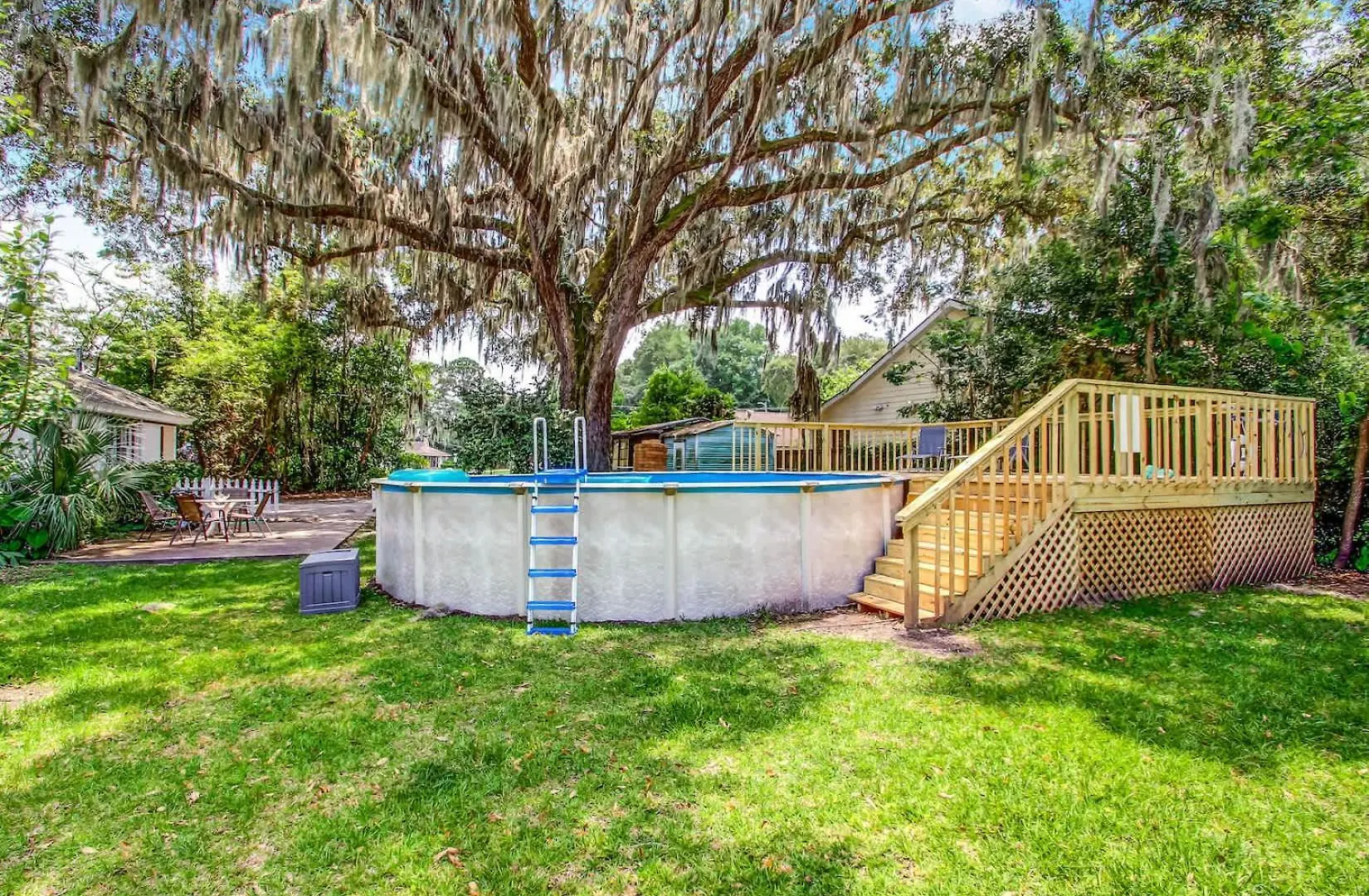 Two Units With Gazebo-swanky Style Holiday home Savannah