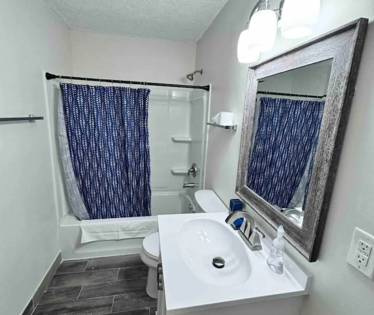 Apartment I-95 And Tanger Outlets. Pet Yes Savannah