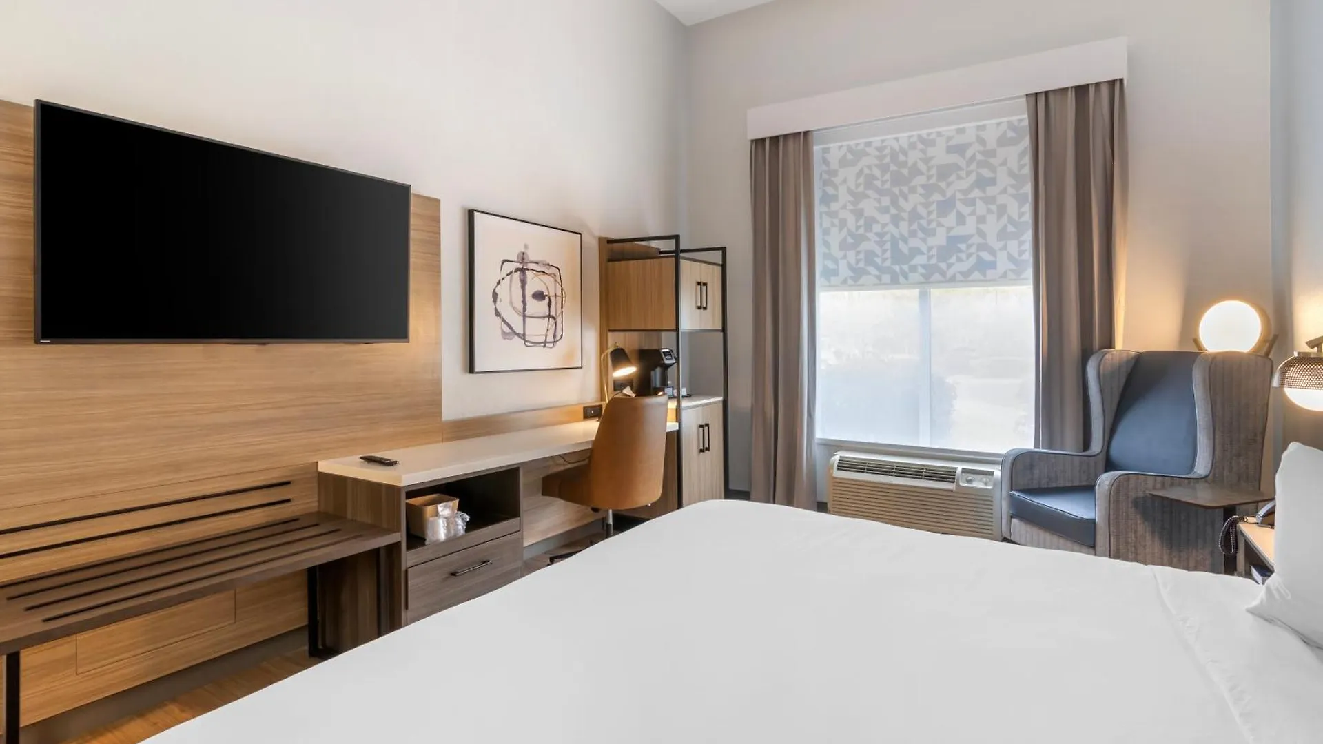Country & By Radisson, Airport, Ga 3*
