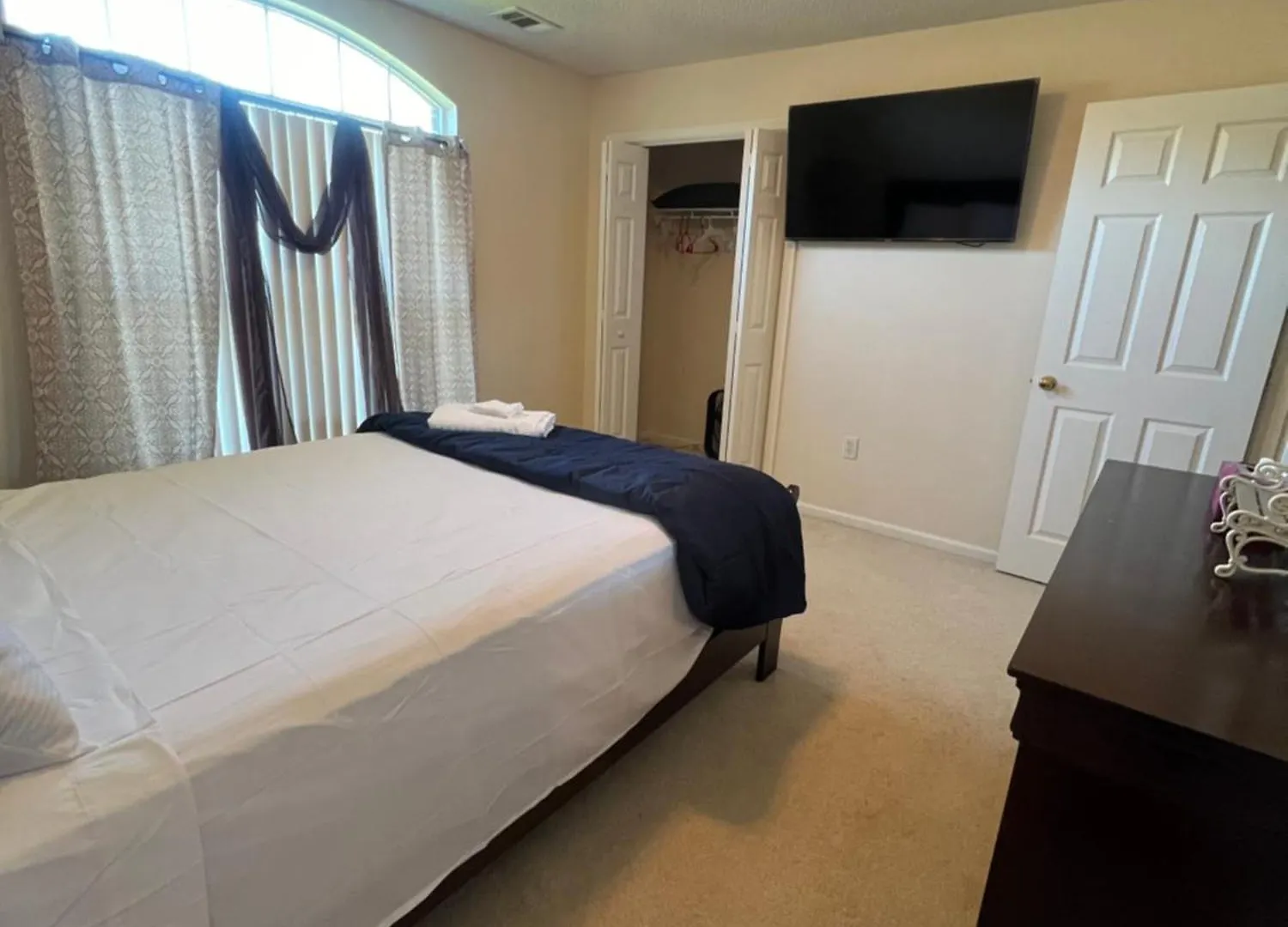 Spacious And Charming Holiday home