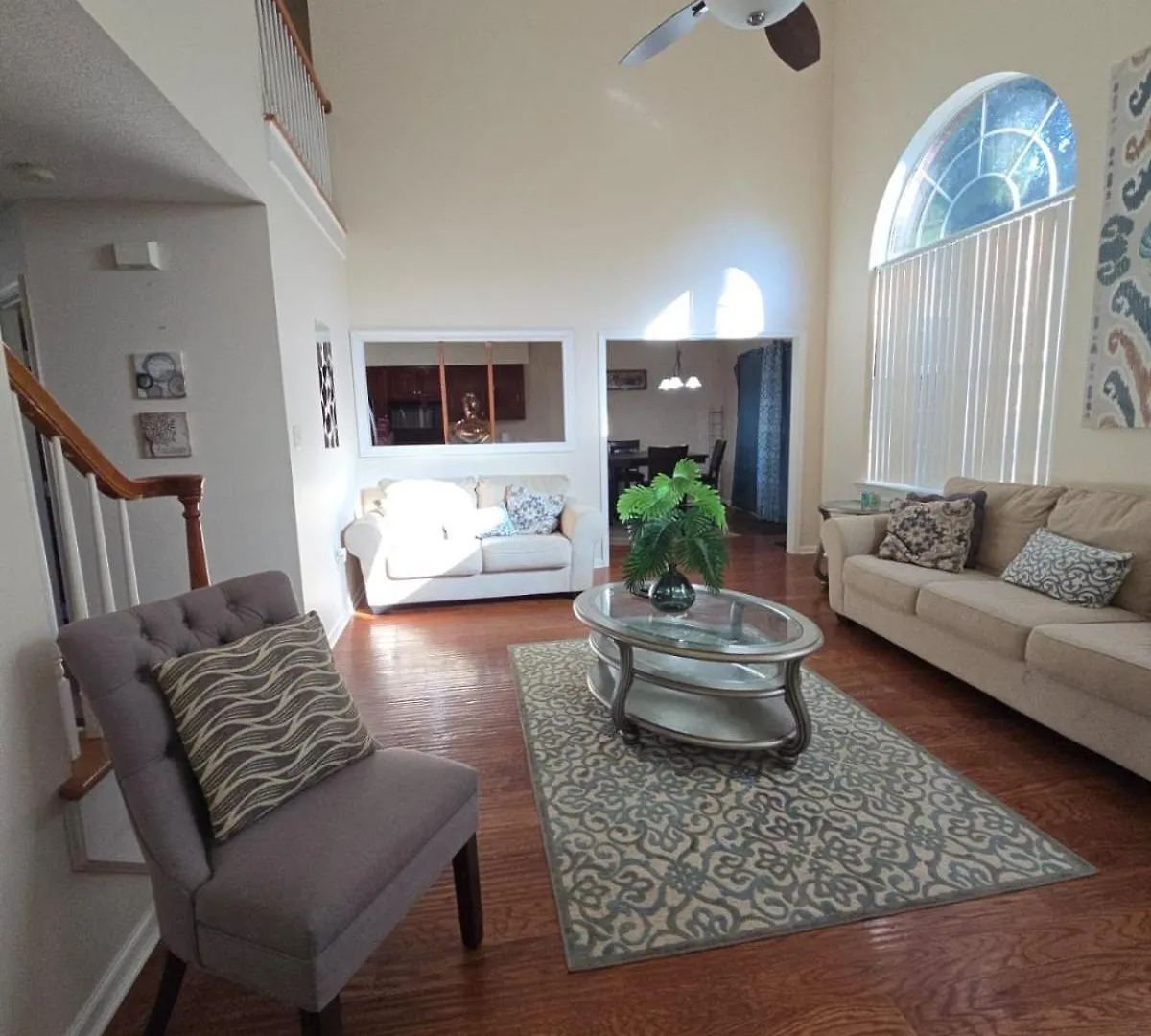 Spacious And Charming Holiday home *