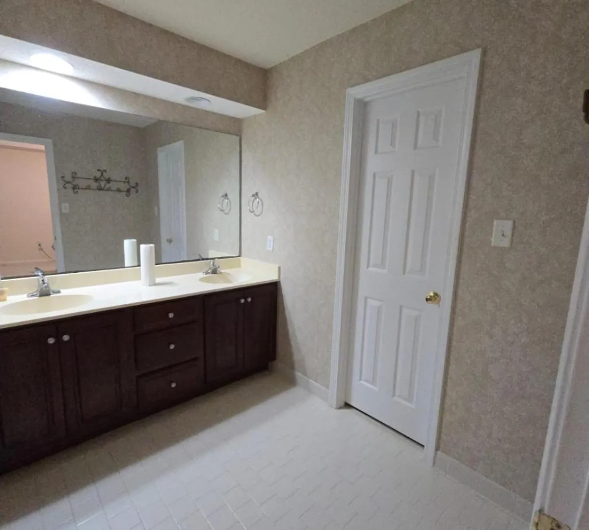 Spacious And Charming *