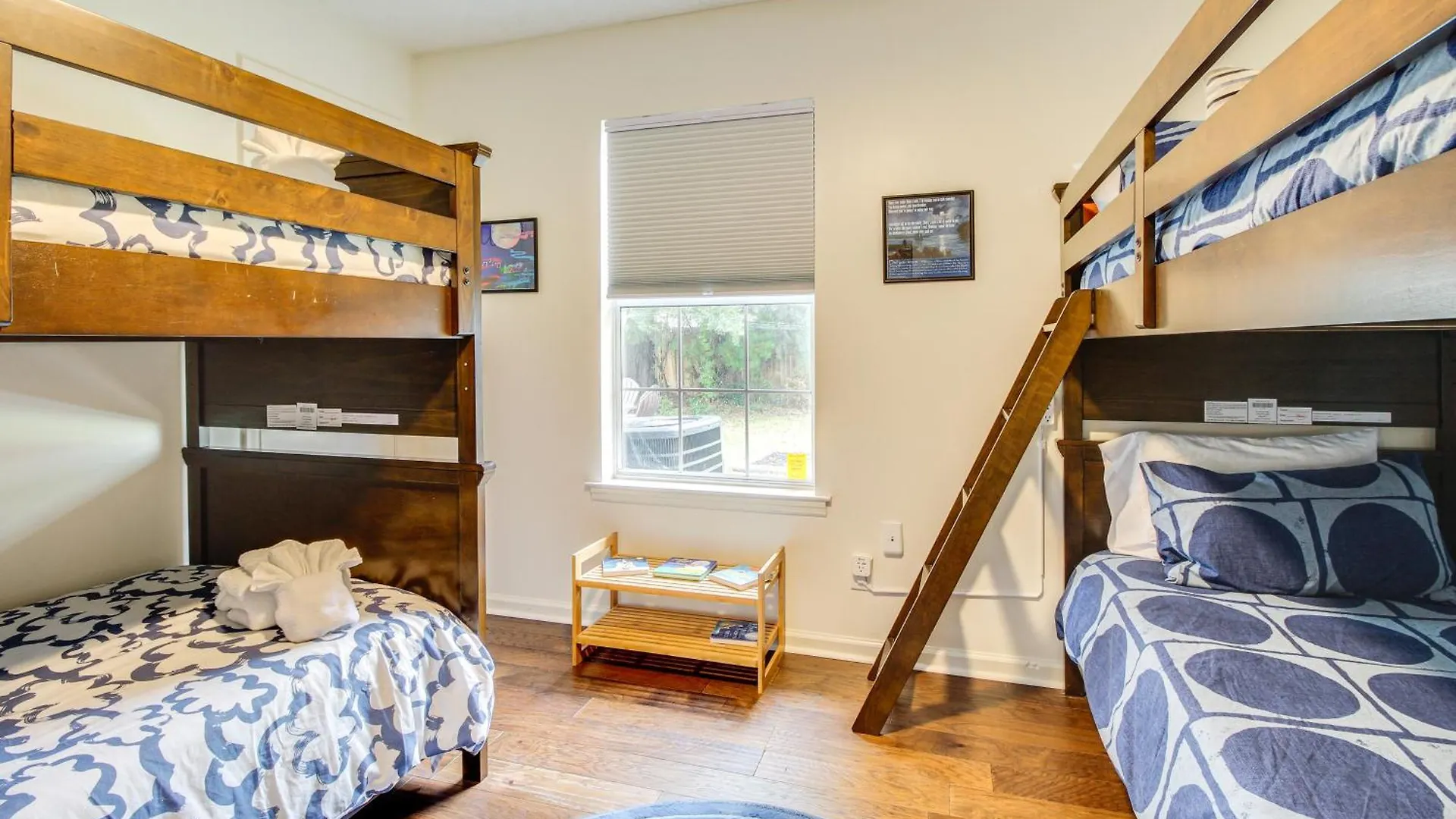 Near Dtwn And With Game Room!