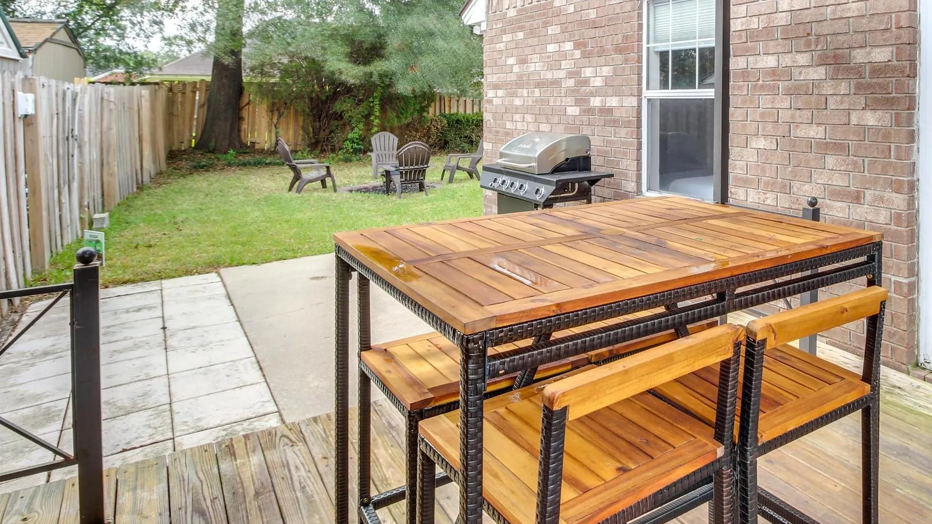 Near Dtwn And With Game Room! Holiday home
