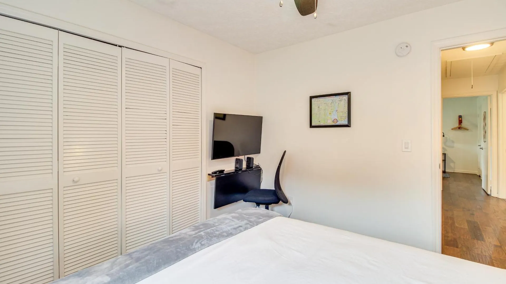 Near Dtwn And With Game Room! Holiday home