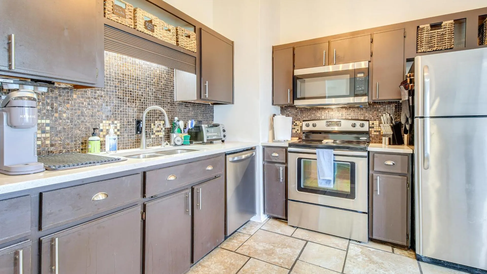 Near Dtwn And With Game Room!