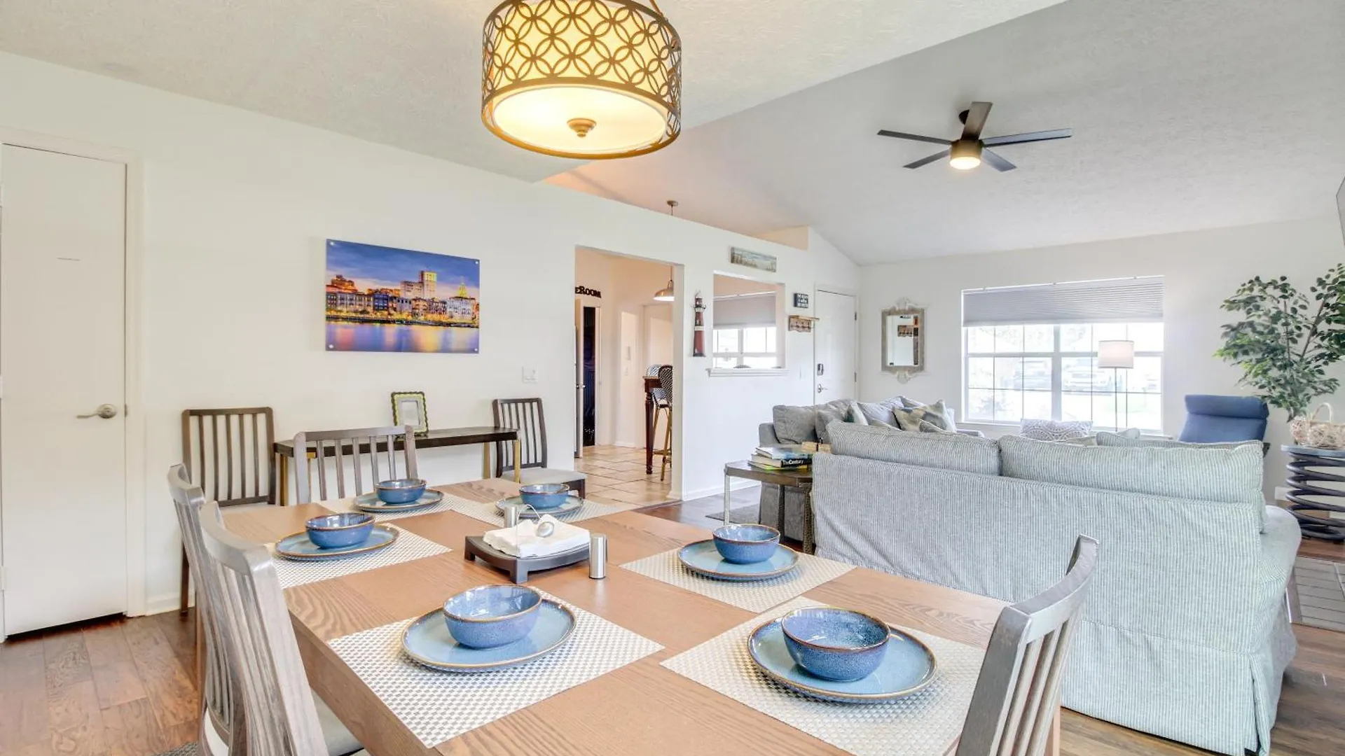 Near Dtwn And With Game Room! * Savannah