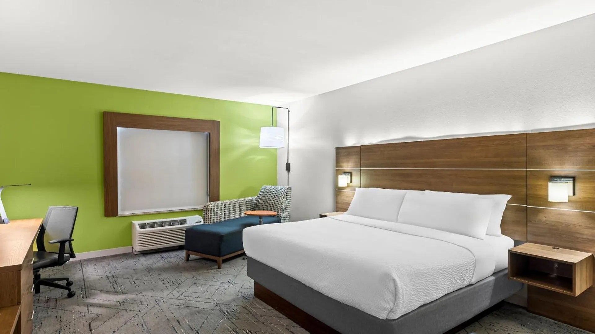 Express & Midtown By Ihg Hotel 3*