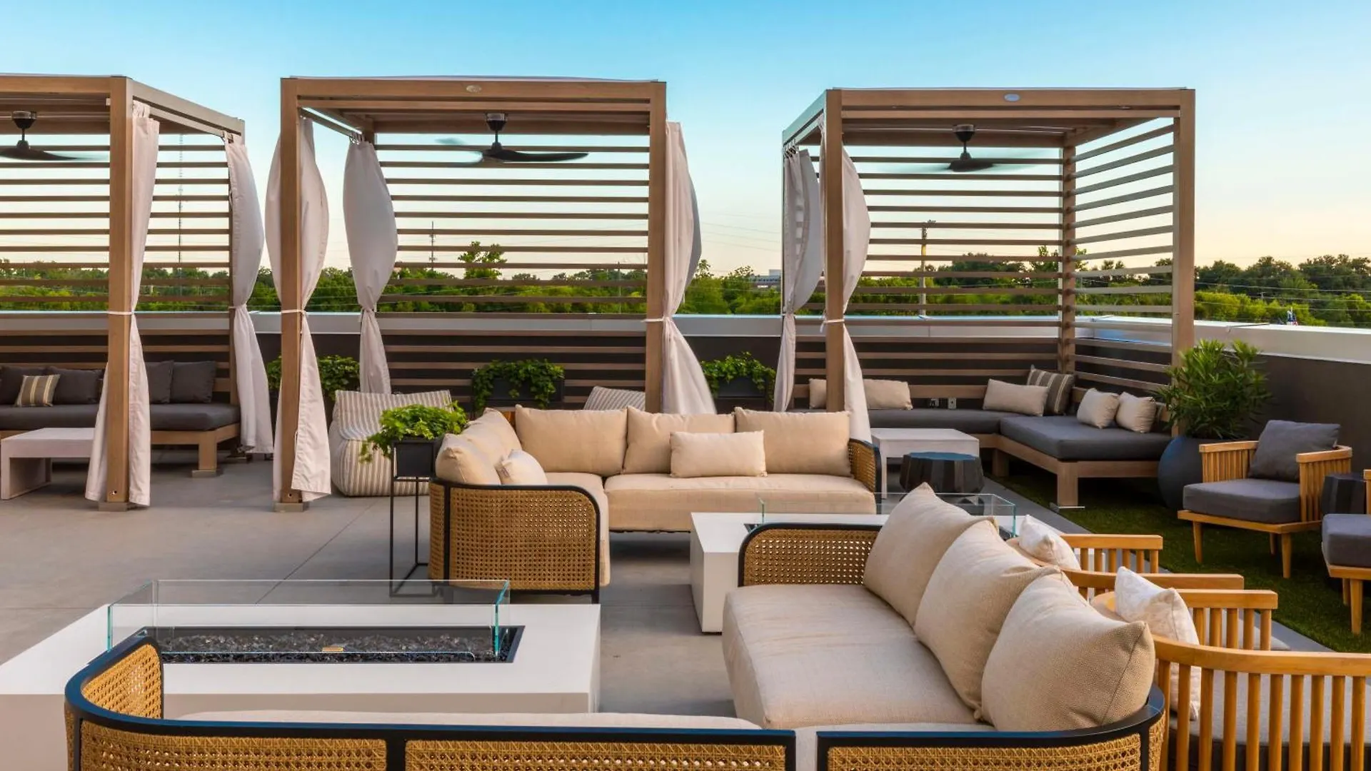 Thompson Savannah, By Hyatt Отель 4*