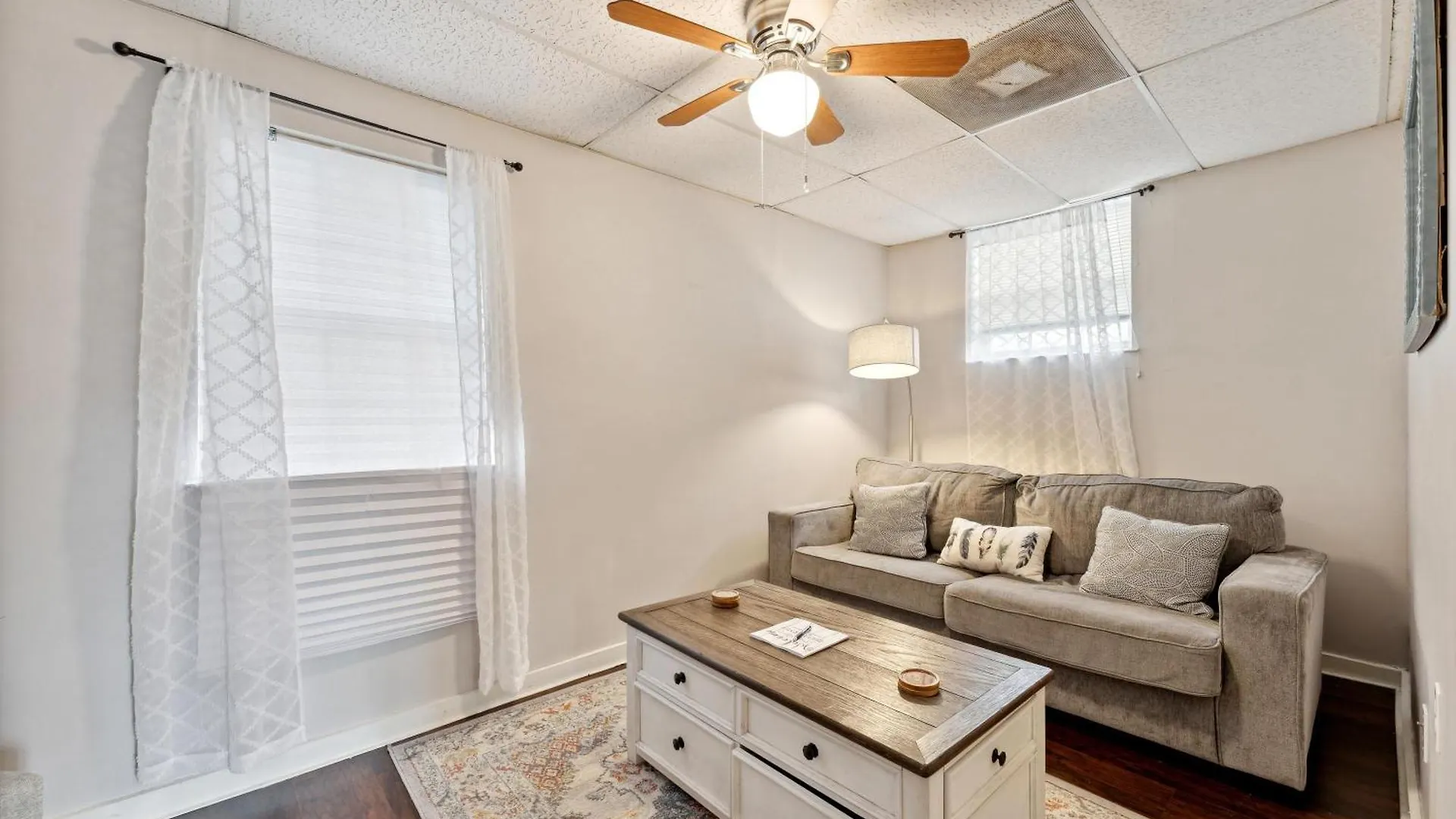 1215 Jefferson St Holiday home Savannah