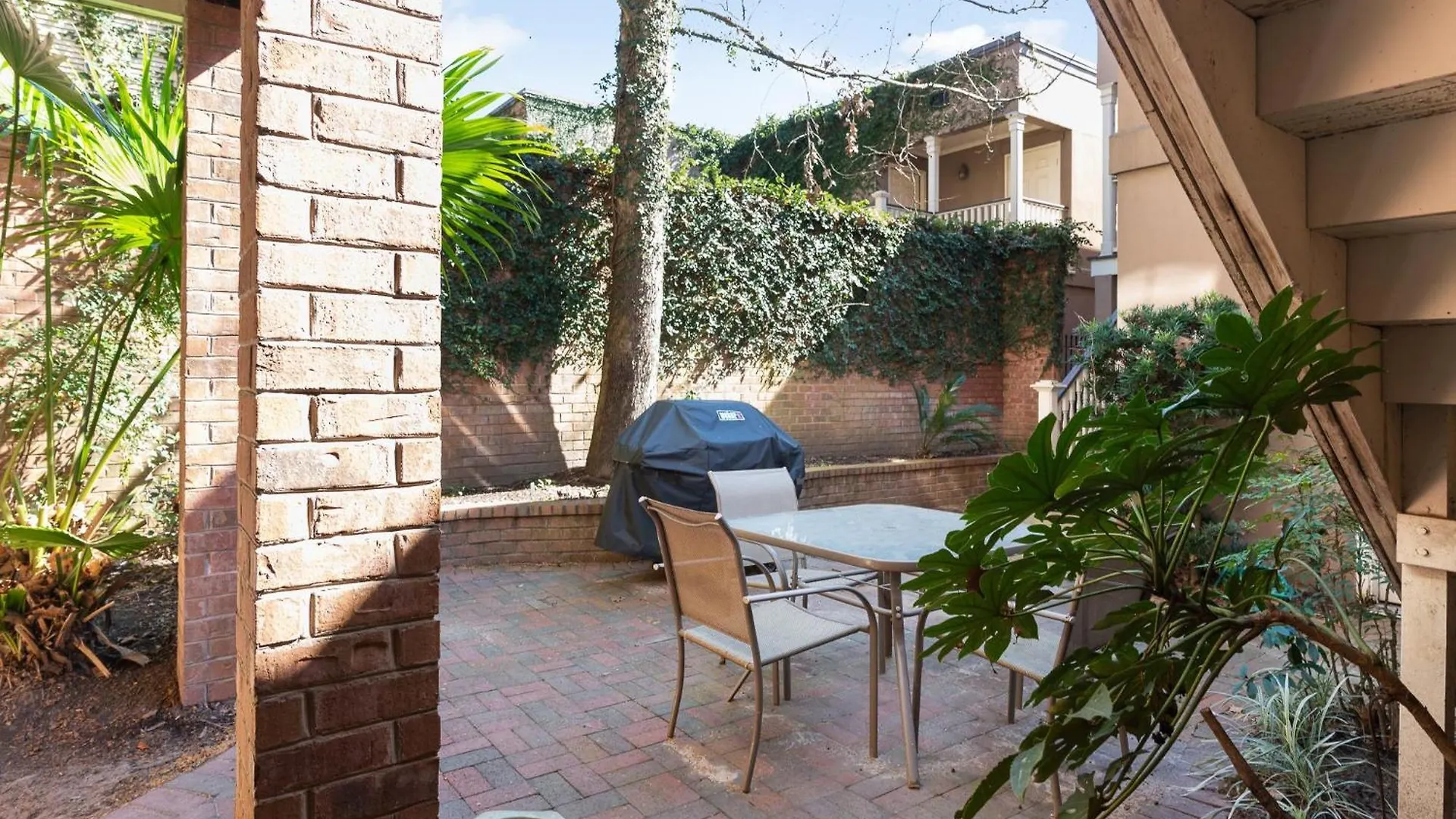 305 W Taylor Garden Holiday home *