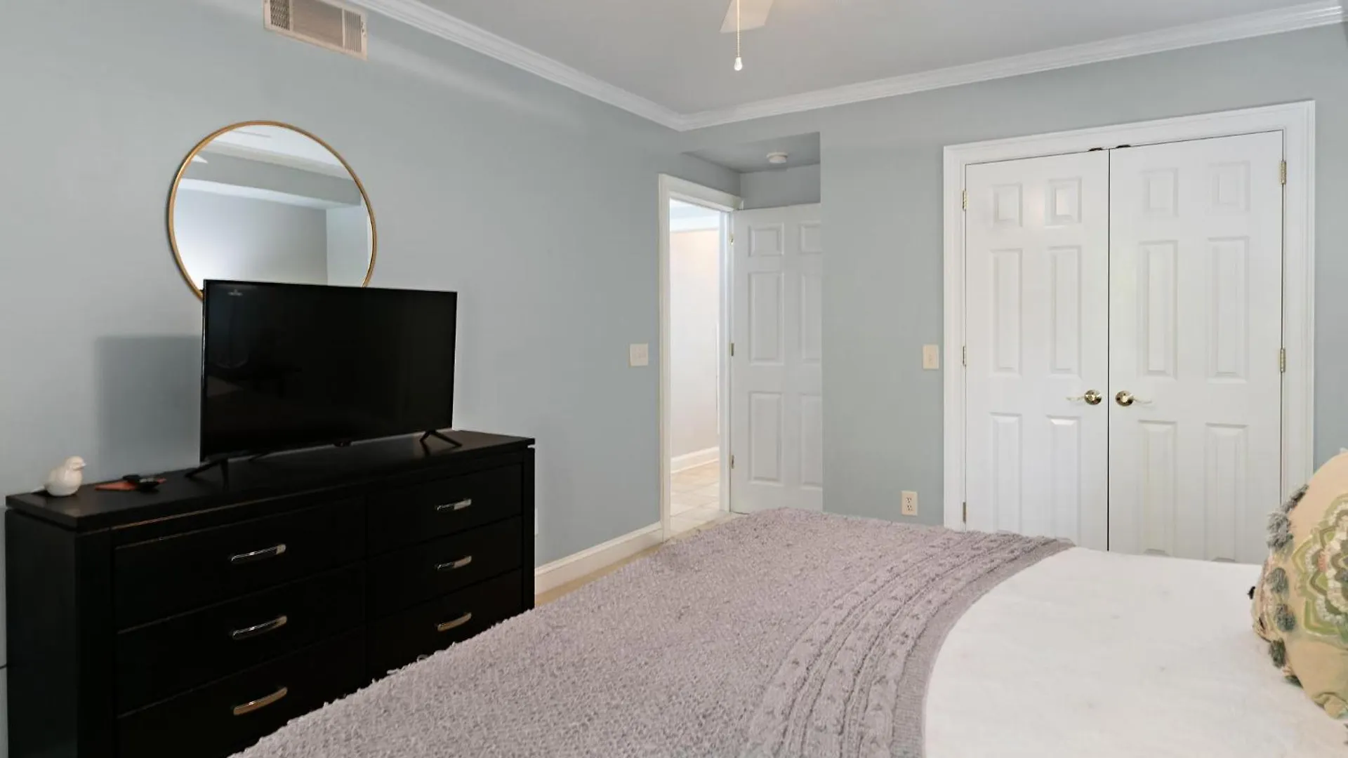 305 W Taylor Garden * Savannah