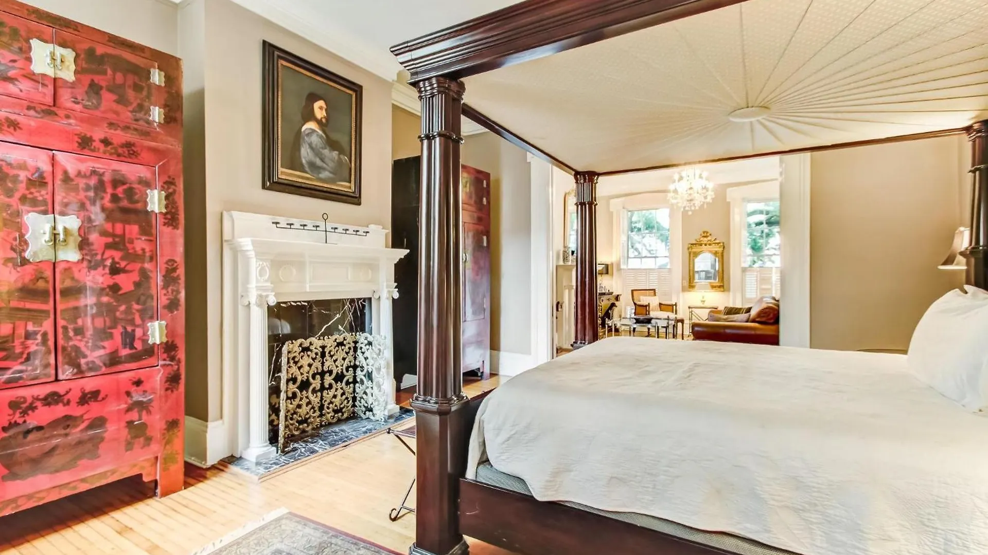 דירה 17 E Jones Street Parlor *