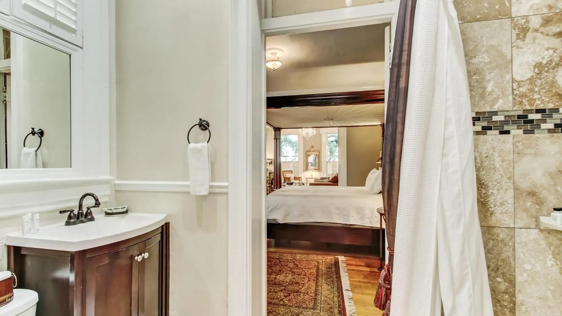 17 E Jones Street Parlor סוואנה