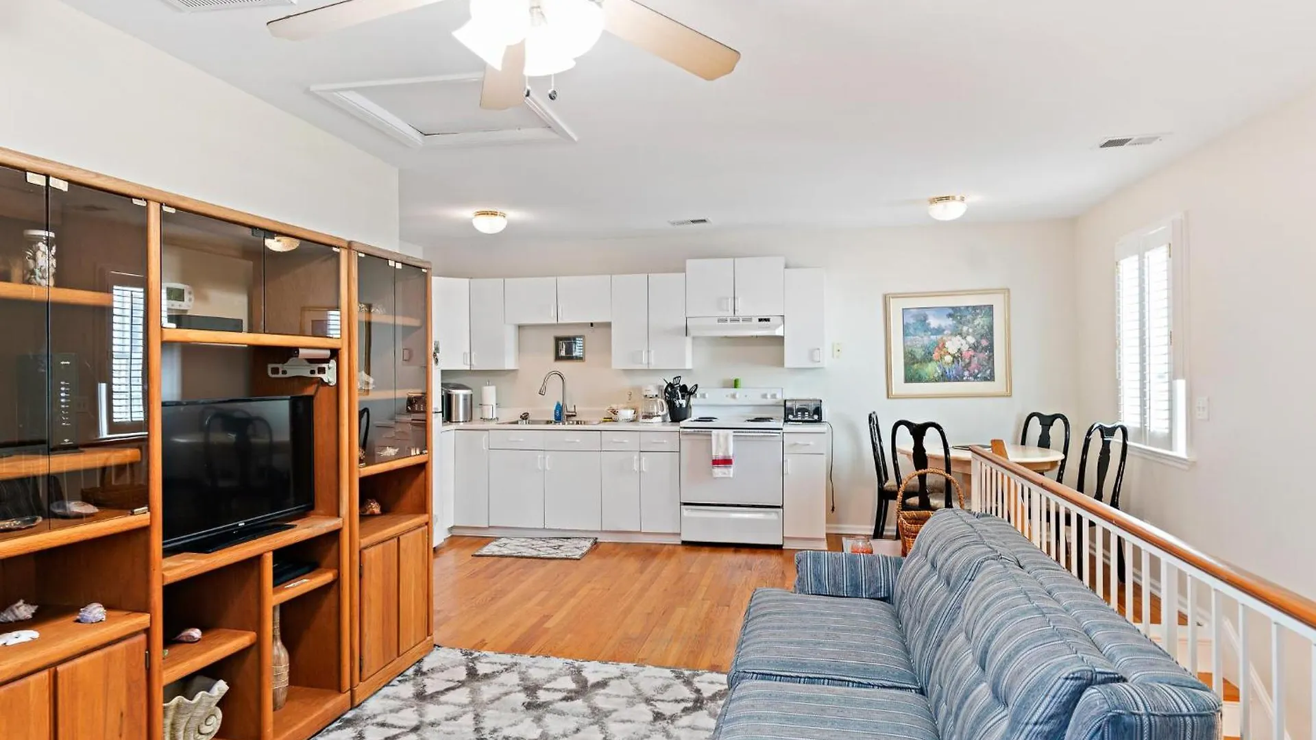535 E Liberty Lane Carriage House *
