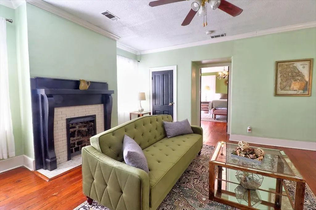 121 W Jones Loft 4f Apartment Savannah