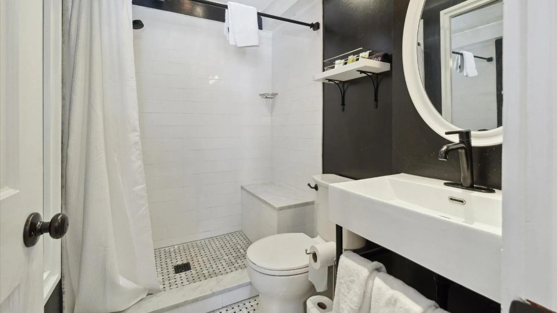 16 E Jones Carriage House Holiday home