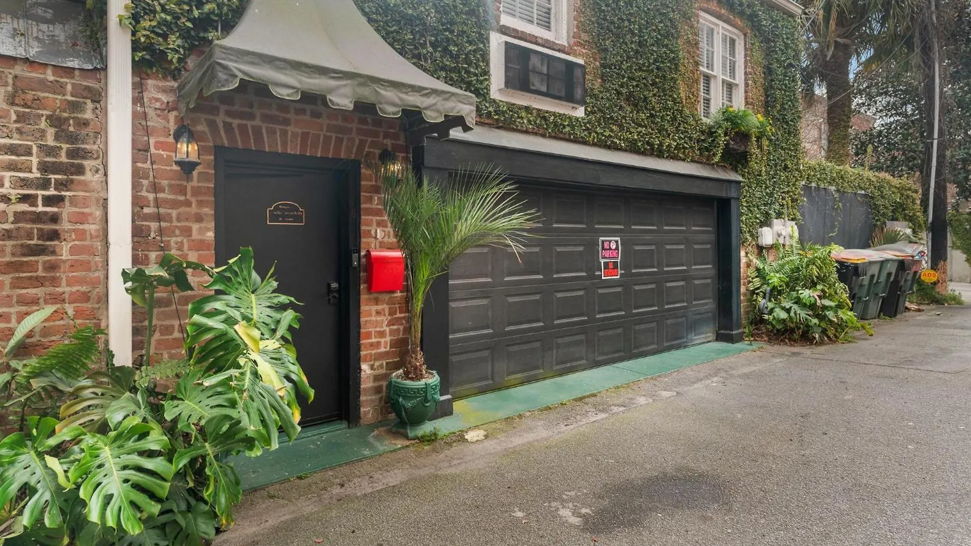 16 E Jones Carriage House Holiday home Savannah
