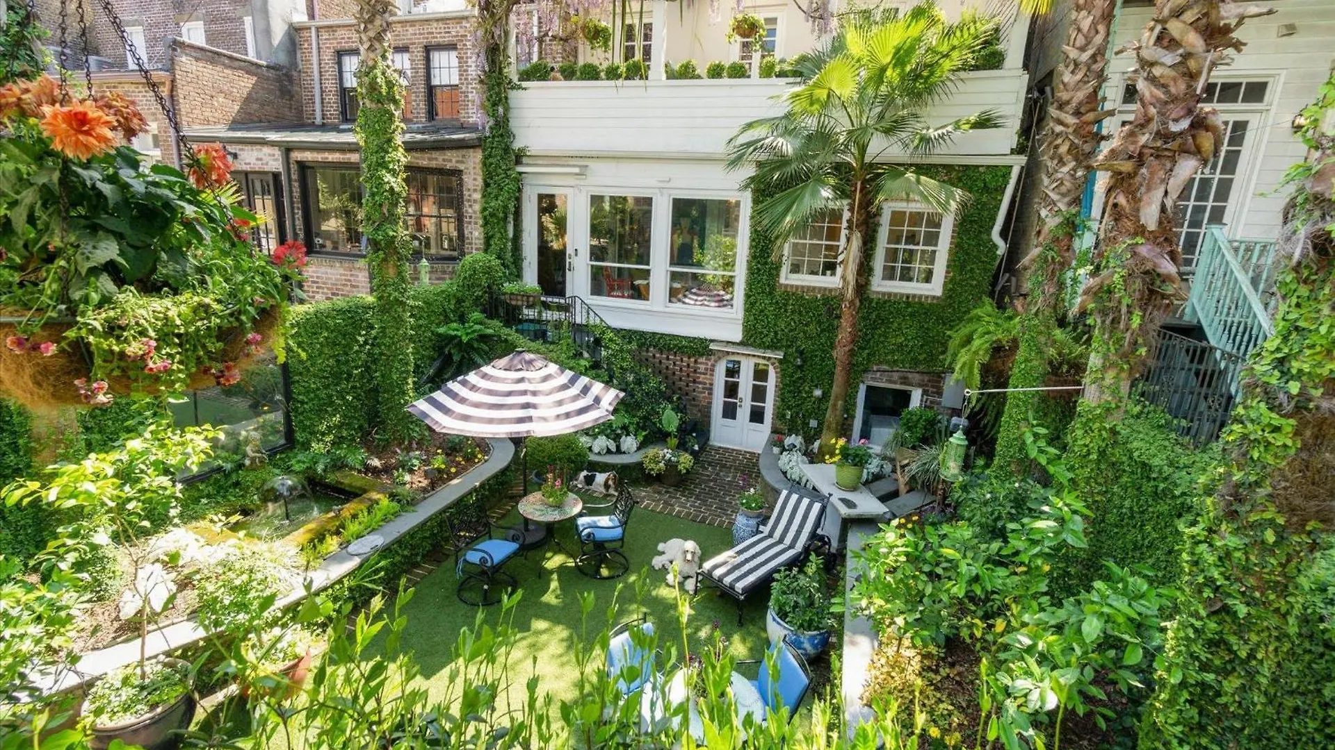 16 E Jones Carriage House Holiday home *