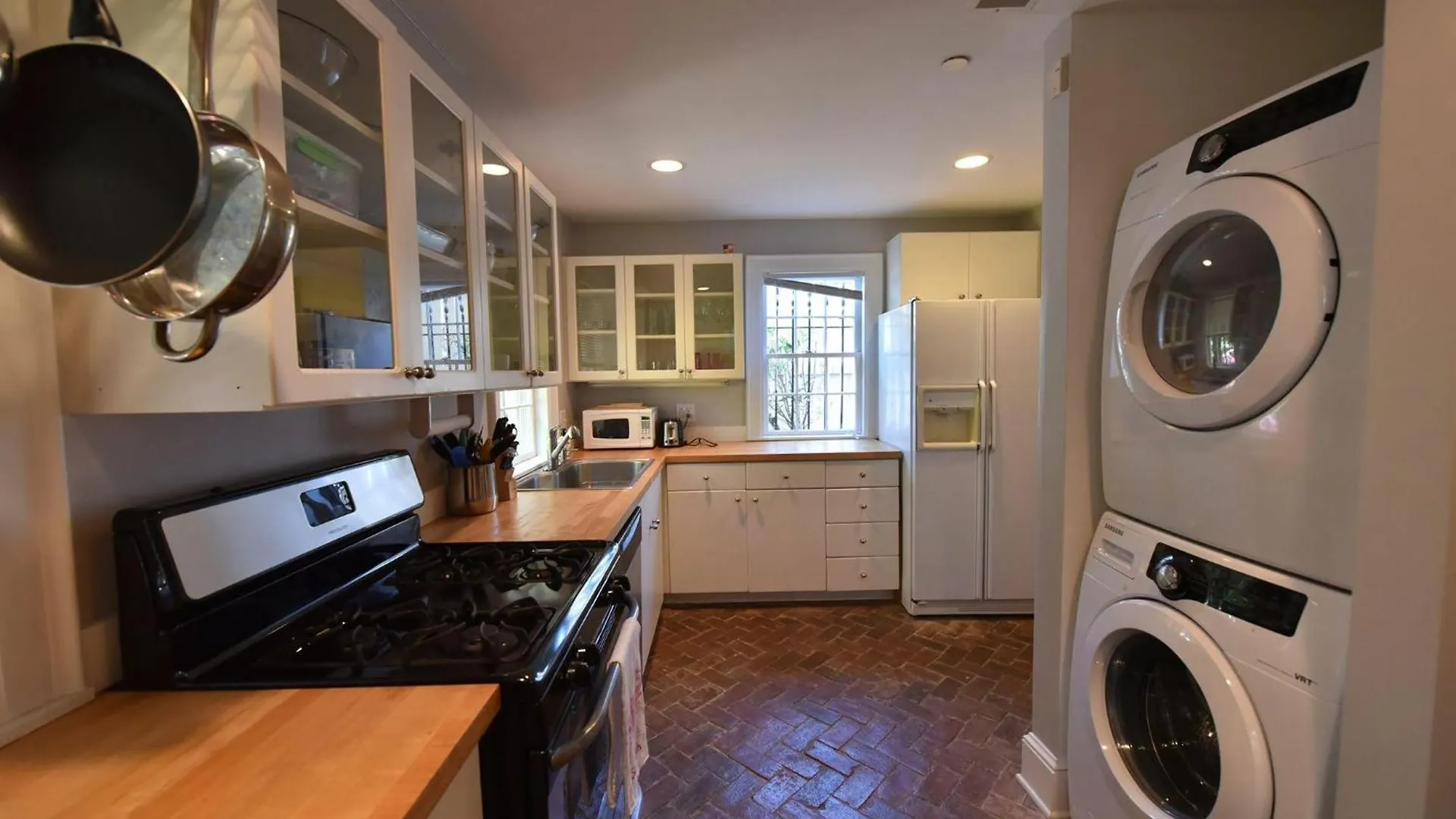 321 E Congress Garden Apartment *