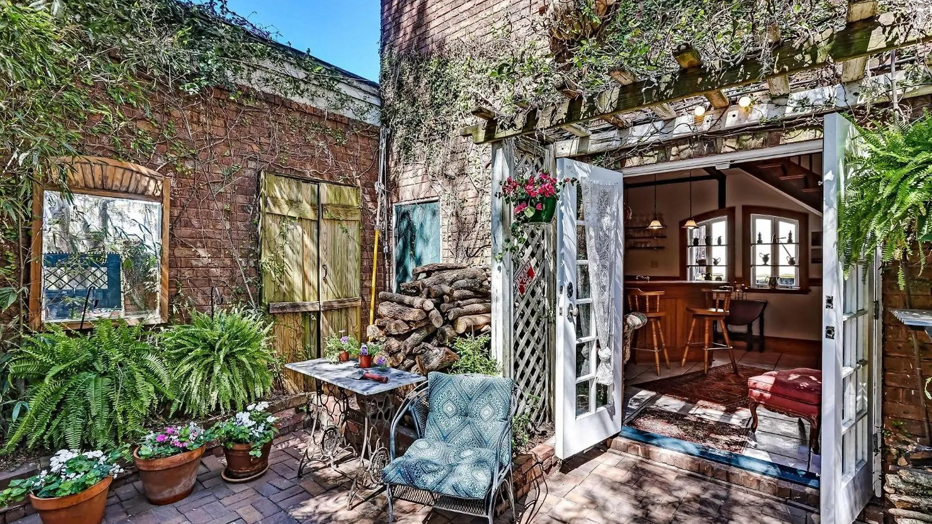 554 E Taylor Street Ch * Savannah