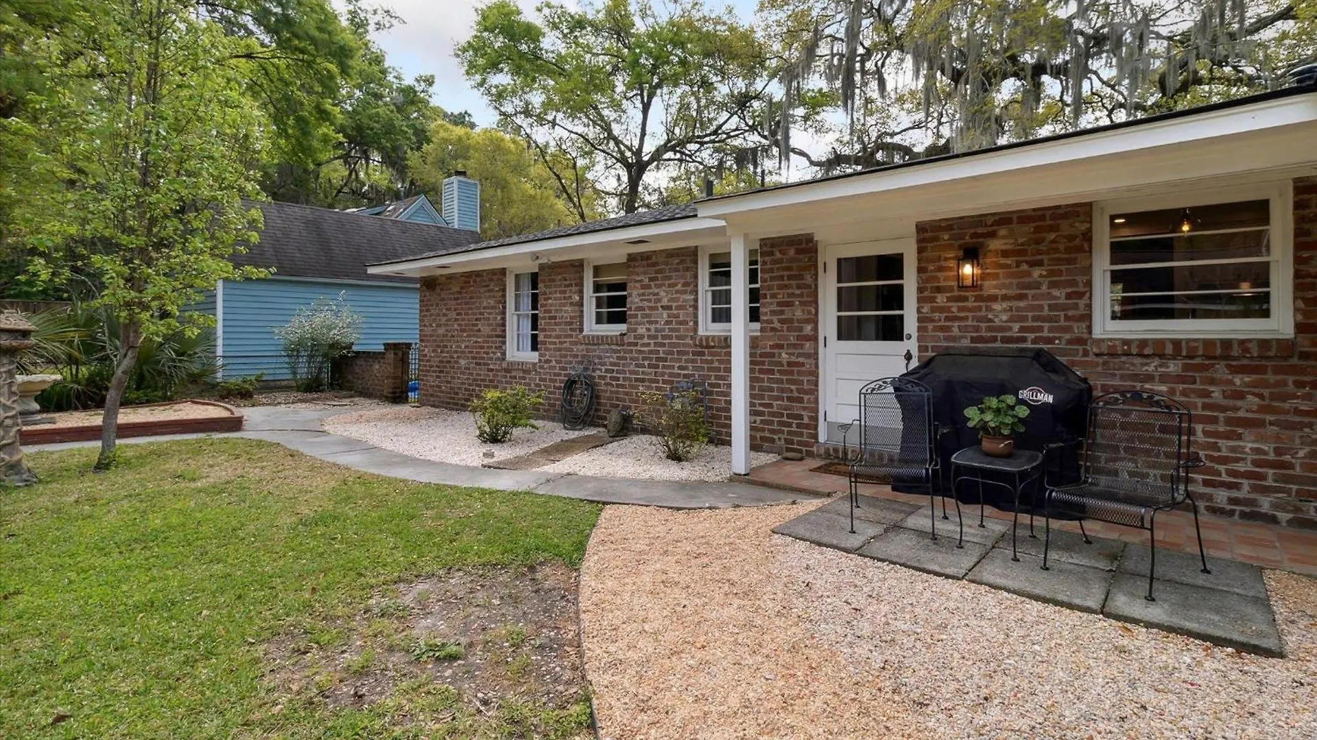 32 Romney Place * Savannah