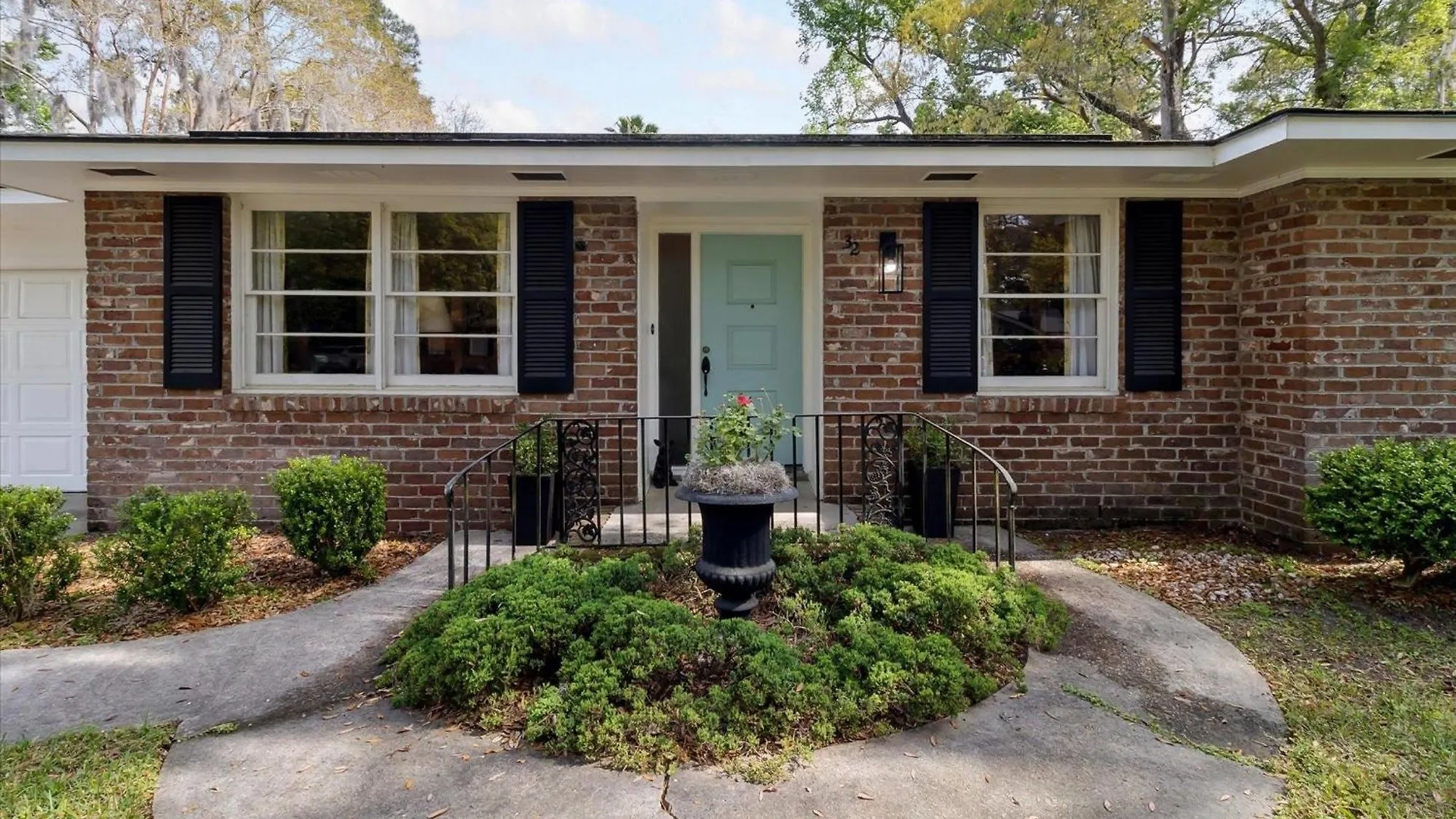 32 Romney Place *